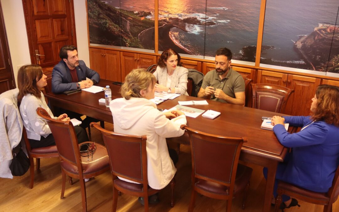 El Gobierno local y la Dirección General de Servicios Sociales e Inmigración valoran la situación actual de los recursos alojativos para inmigrantes