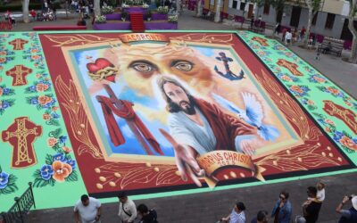 Más de un centenar de alfombras protagonizan el Corpus Christi en la Plaza del Cristo de Tacoronte